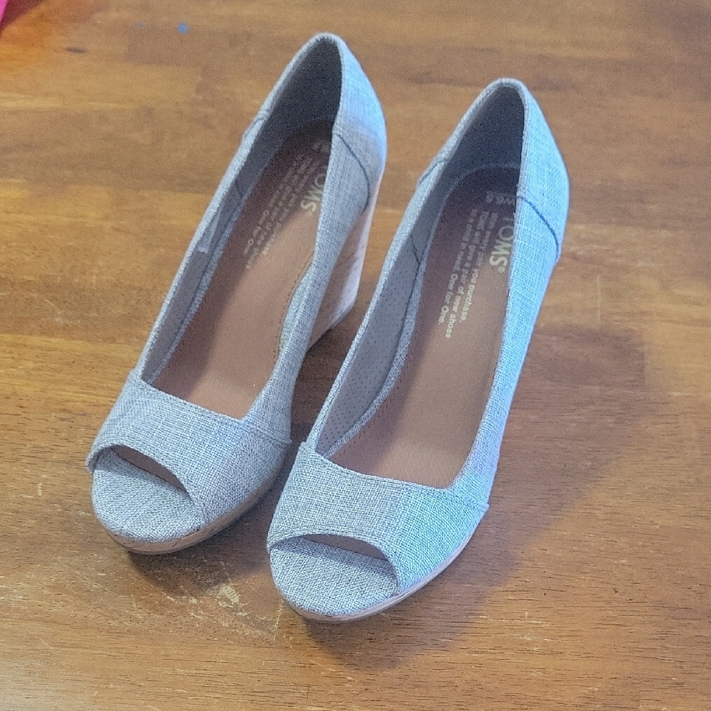 Soda Gray Wedge Peep-Toe Shoes